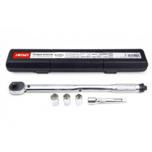 Torque wrench with socket...