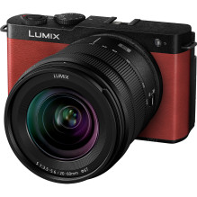 Panasonic Lumix DC-S9K + LUMIX S 20-60mm / F3.5-5.6 (Crimson Red)