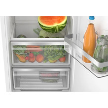 Bosch Serie 4 KIL82VFE0 fridge-freezer Built-in 280 L E White