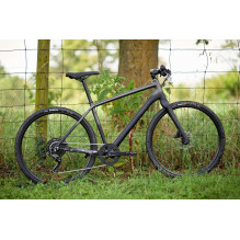 VAAST U / 1 Street 650B 46 cm M Cast Black city bike