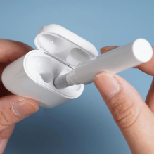 AirPods cleaning kit - white