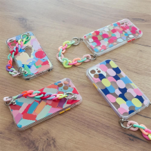 Color Chain Case gelio lankstus elastingas dėklo dangtelis su grandinės pakabuku iPhone 13 mini multicolor (1)