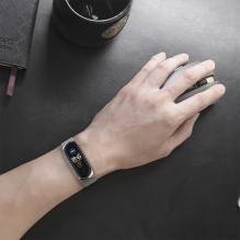 Tech-Protect nerūdijančio plieno apyrankė, skirta Xiaomi Mi Smart Band 7 / 7 NFC - juoda