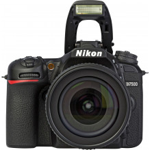 Nikon D7500 18-105mm f/...