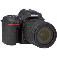 Nikon D7500 18-105mm f/ 3.5-5.6G ED VR