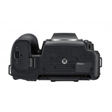 Nikon D7500 18-55mm f/ 3.5-5.6G VR