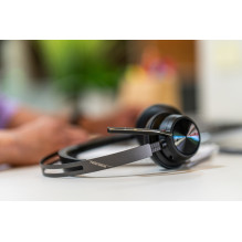 POLY Voyager Focus 2 USB-A with charge stand Headset