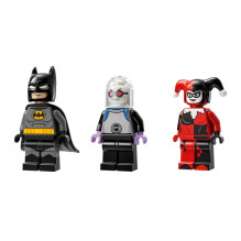 LEGO BATMAN 76274 Batman VS Harley Quinn and Mr. Freeze