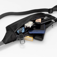 Ultimate Running Belt with headphone outlet black