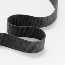 Ultimate Running Belt su ausinių lizdu juodas