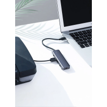 Ugreen USB HUB – 4x USB 3.2 Gen 1 su mikro USB maitinimo prievadu pilka spalva (CM219 50985)