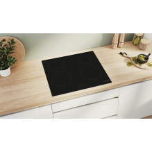 Bosch Serie 4 PUE611BB5E kaitlentė Juoda Integruota 60 cm zonos indukcinė kaitlentė 4 zona (-os)