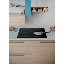 Indesit IB 65B60 NE Juoda Įmontuota 59 cm zonos indukcinė kaitlentė 4 zona (-os)