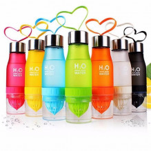 BLACK Vandens gertuvė H2O su vaisių spaustuve, 700ml