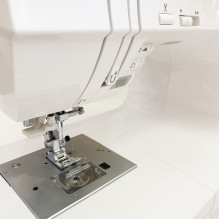 Singer 9960 Quantum Stylist sewing machine, white