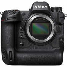 Nikon Z 9 (Z9) + NIKKOR Z 24-120mm f/ 4 S + FTZ II Mount adapter