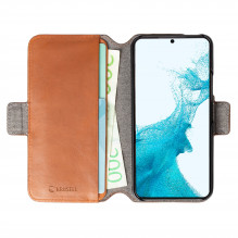 „Krusell Leather PhoneWallet“ konjakas „Samsung Galaxy S22+“ (62468)