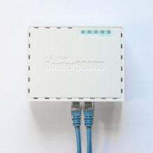 Mikrotik RB750Gr3 hEX