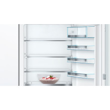 Bosch Serie 6 KIS87AFE0 fridge-freezer Built-in 272 L E White