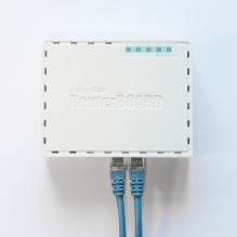 Mikrotik RB750GR3 laidinis maršrutizatorius Gigabit Ethernet Turquoise, White